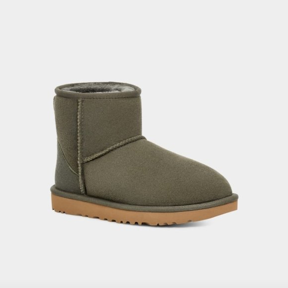 UGG Shoes - NEW! UGG Classic Mini II 🌲🌚 Forest Night - Women’s 7 ✨ RARE Forest color